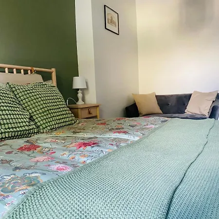 Apartament Pod Lipami Апартаменты *